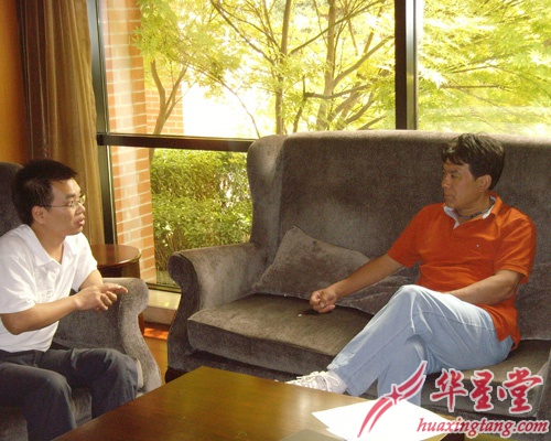 朱時茂VS地板簽約現(xiàn)場